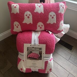 Viral Pink Ghost blanket full queen and pillow set Halloween